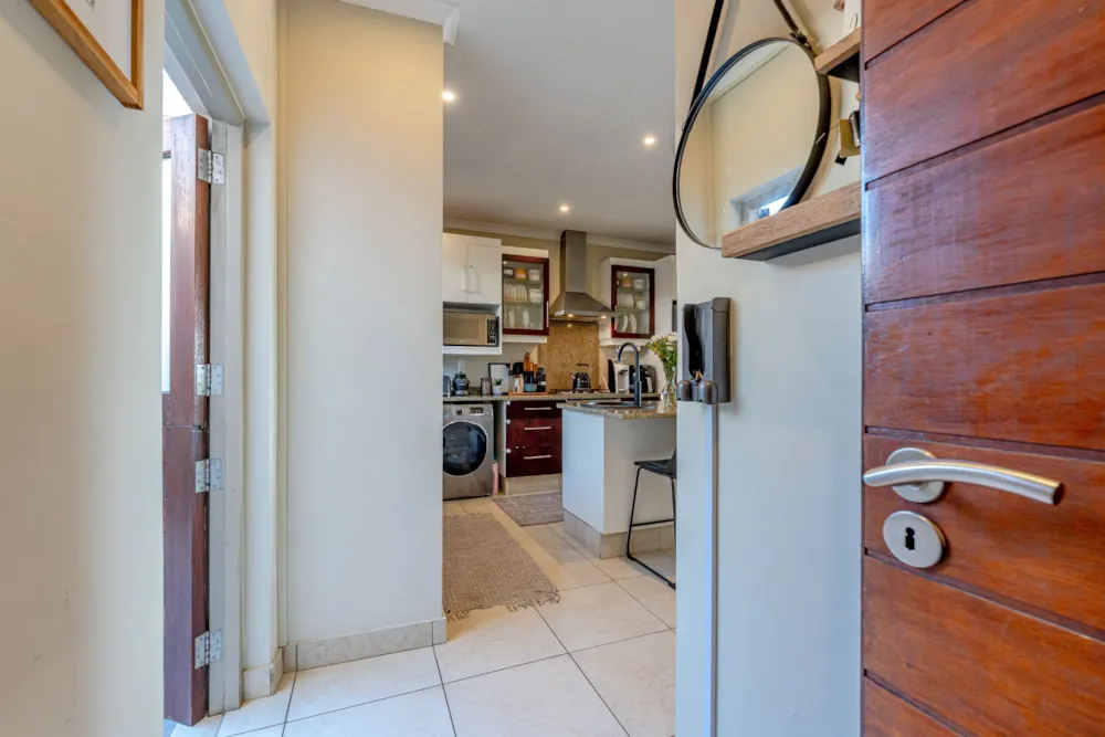 Apartment sold in Gillitts - 1KF1739136