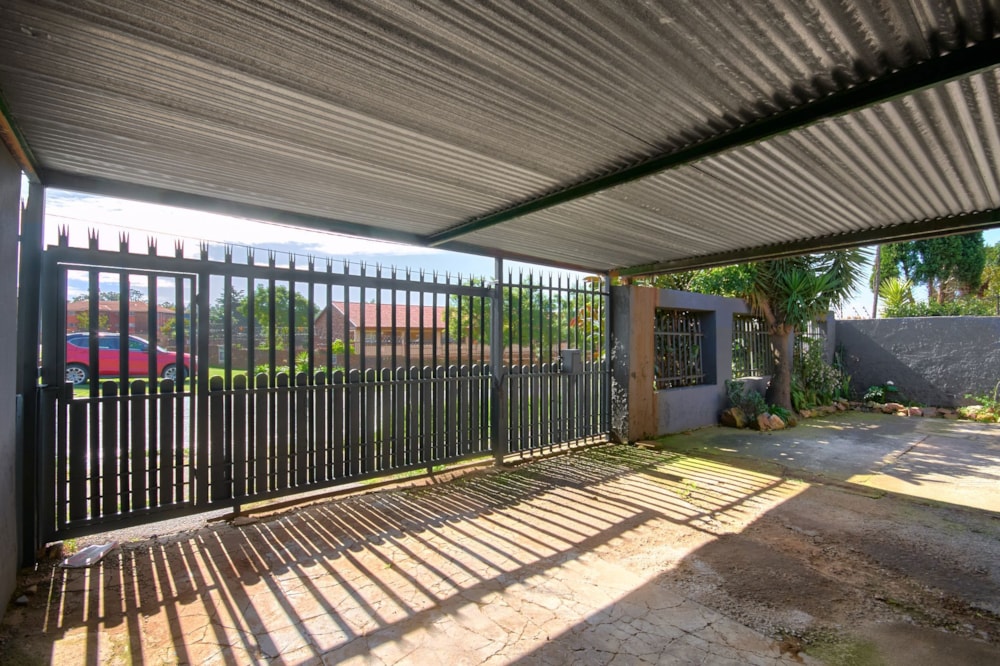 House for sale in Newlands, Johannesburg - RAN1738078