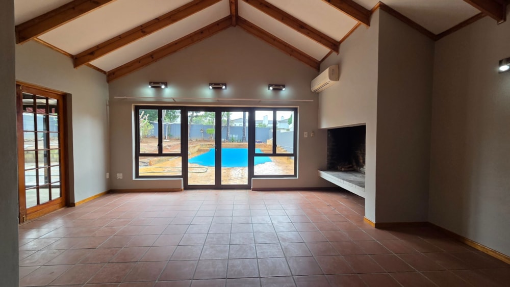 House to rent in Panorama, Worcester - 1MS1738564