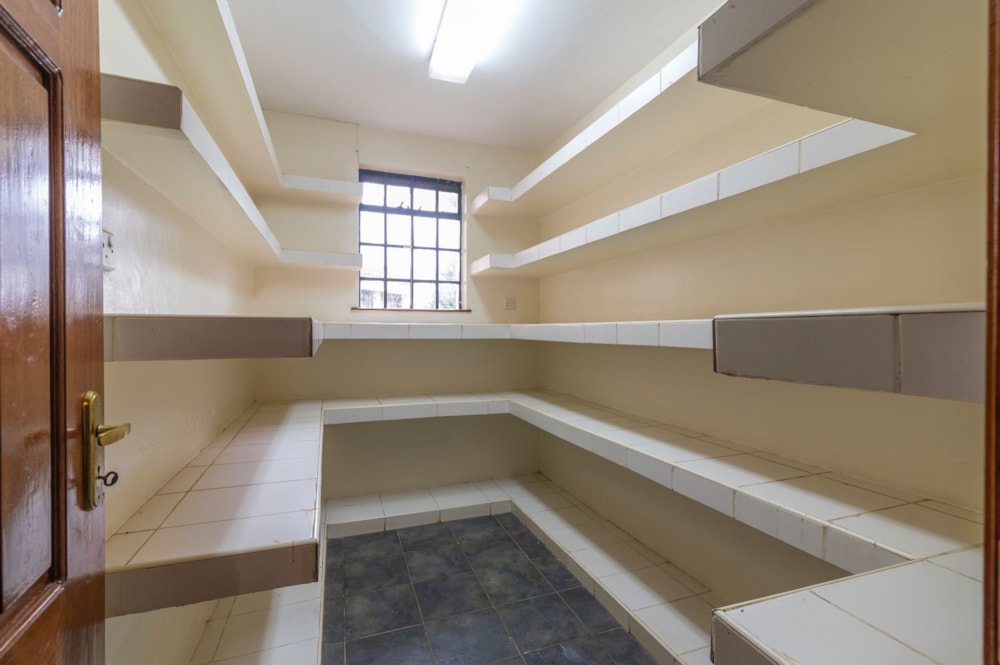 Single-storey house let in Runda , Kenya - 3KE1738220 Single-storey house let in Runda , Kenya - 3KE1738220