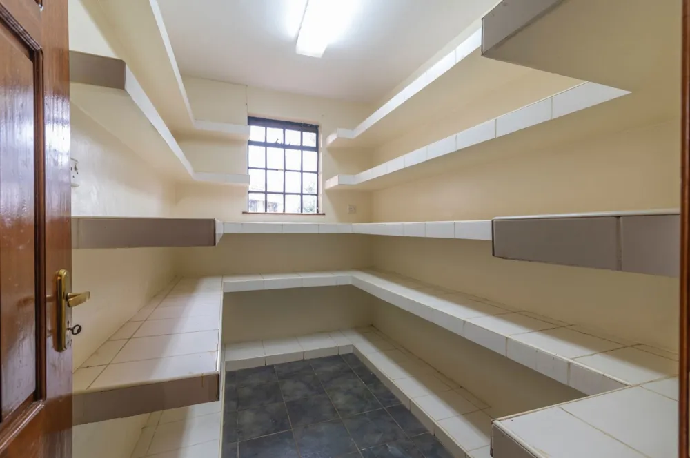 Single-storey house let in Runda , Kenya - 3KE1738220 Single-storey house let in Runda , Kenya - 3KE1738220