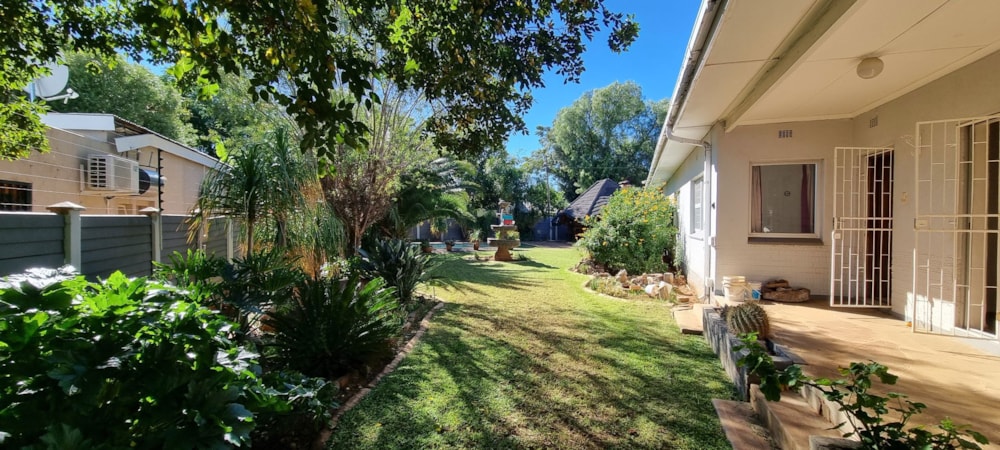 House for sale in Heuwelsig, Kimberley - 1KJ1738121 House for sale in Heuwelsig, Kimberley - 1KJ1738121