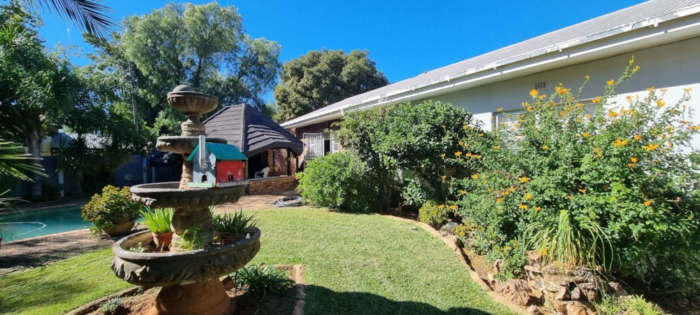 House for sale in Heuwelsig, Kimberley - 1KJ1738121 House for sale in Heuwelsig, Kimberley - 1KJ1738121