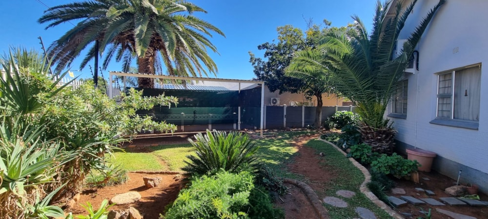 House for sale in Heuwelsig, Kimberley - 1KJ1738121 House for sale in Heuwelsig, Kimberley - 1KJ1738121