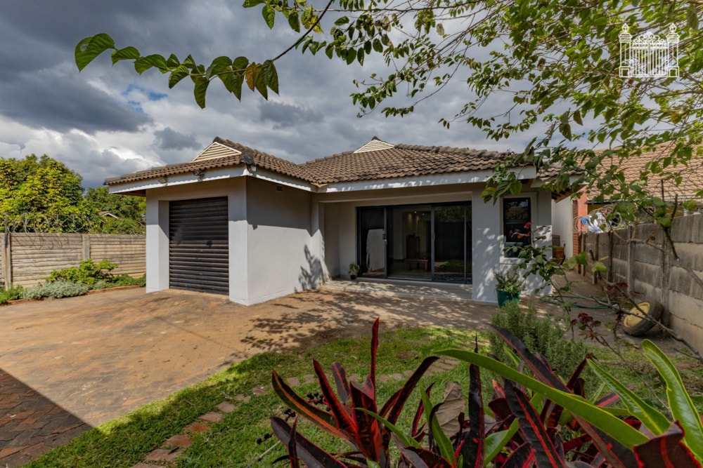 House for sale in Mabelreign, Zimbabwe - 3ZB1741456 House for sale in Mabelreign, Zimbabwe - 3ZB1741456
