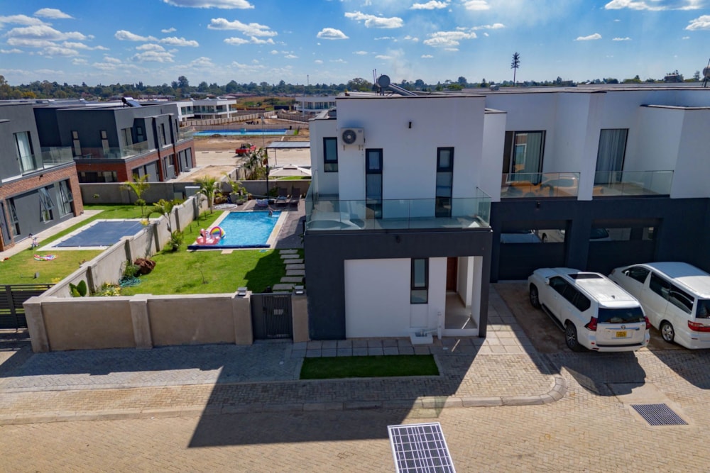Cluster for sale in Borrowdale West, Zimbabwe - 3ZB1738998 Cluster for sale in Borrowdale West, Zimbabwe - 3ZB1738998