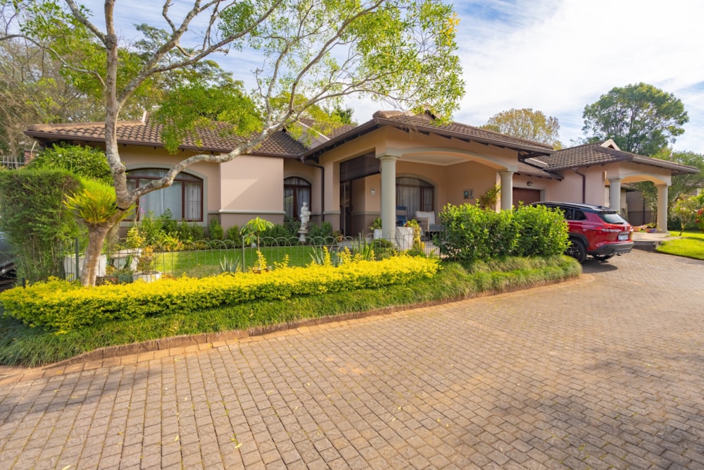 Townhouse for sale in Le Domaine Estate - 1KF1739334