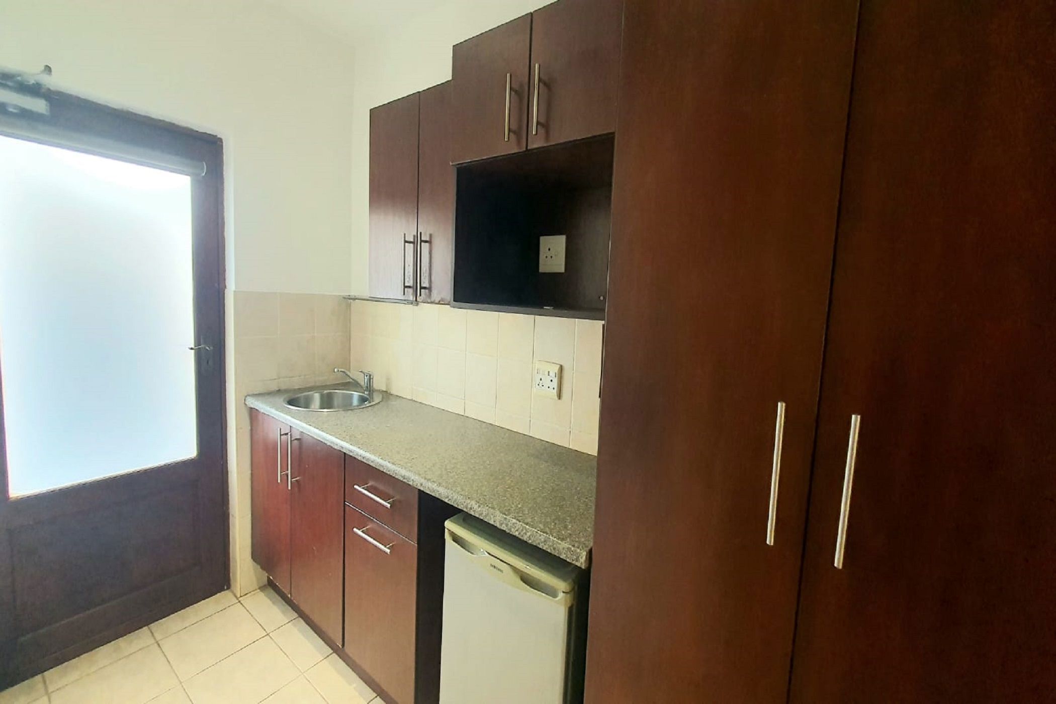 Bachelor apartment to rent in Port Edward - 1PD1738537