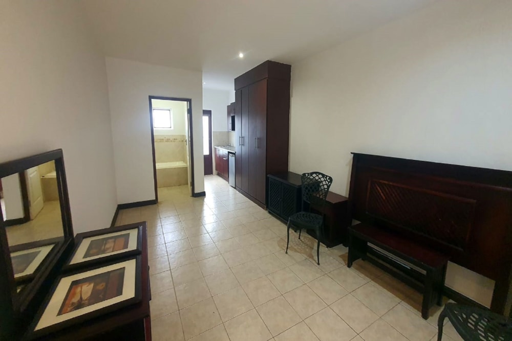 Bachelor apartment to rent in Port Edward - 1PD1738537
