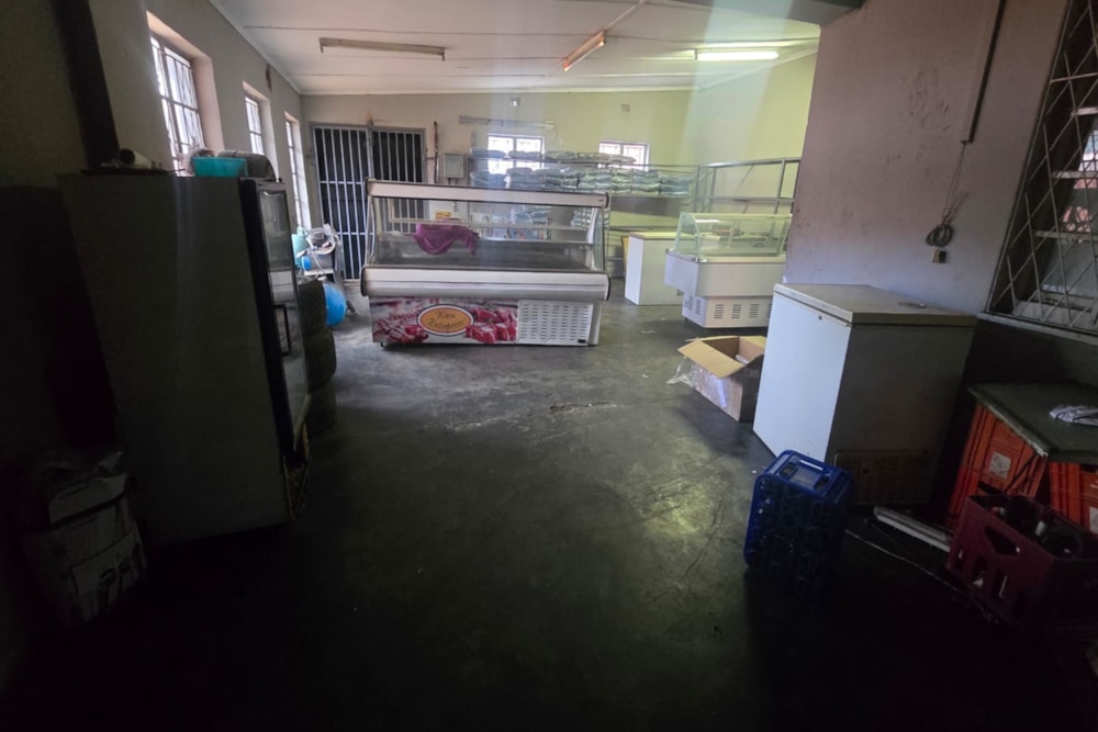 Commercial retail property for sale in Bulawayo, Zimbabwe - 3ZB1738599
