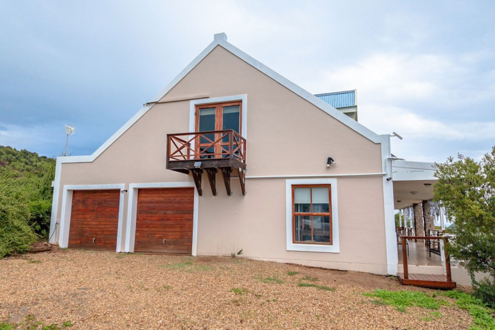 Security estate home for sale in Oudtshoorn Rural - 1OU1741183