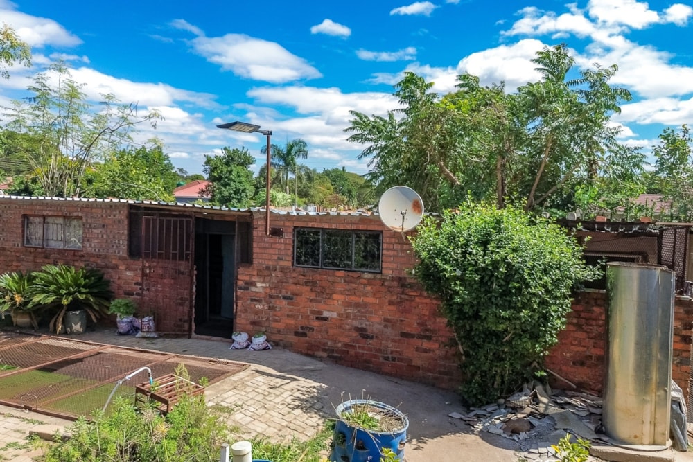 House for sale in Braeside, Zimbabwe - 3ZB1738632 House for sale in Braeside, Zimbabwe - 3ZB1738632