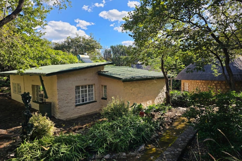House for sale in Burnside, Bulawayo, Zimbabwe - 3ZB1738636 House for sale in Burnside, Bulawayo, Zimbabwe - 3ZB1738636