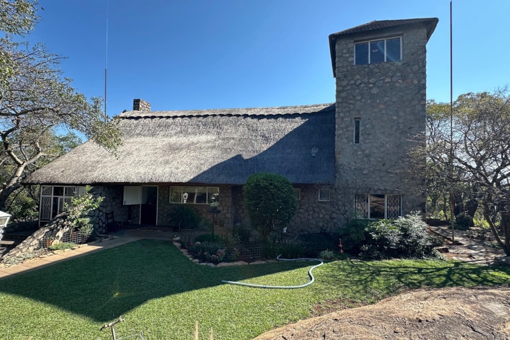 House for sale in Burnside, Bulawayo, Zimbabwe - 3ZB1738636 House for sale in Burnside, Bulawayo, Zimbabwe - 3ZB1738636