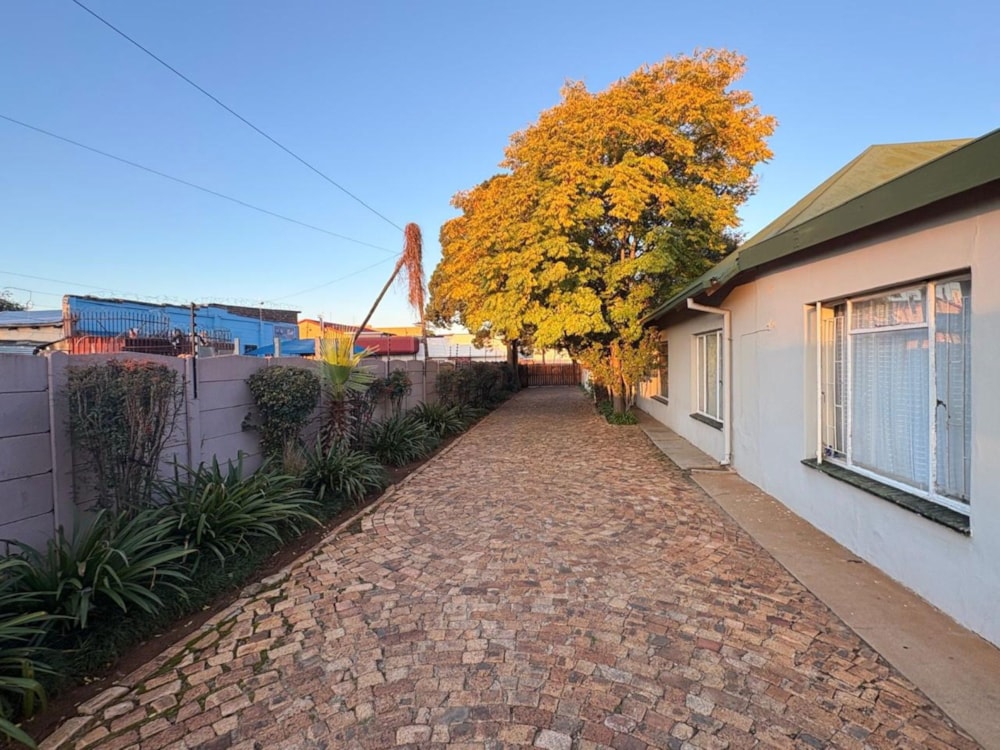 Bachelor apartment for sale in Potchefstroom - 1PCH1738757 Bachelor apartment for sale in Potchefstroom - 1PCH1738757