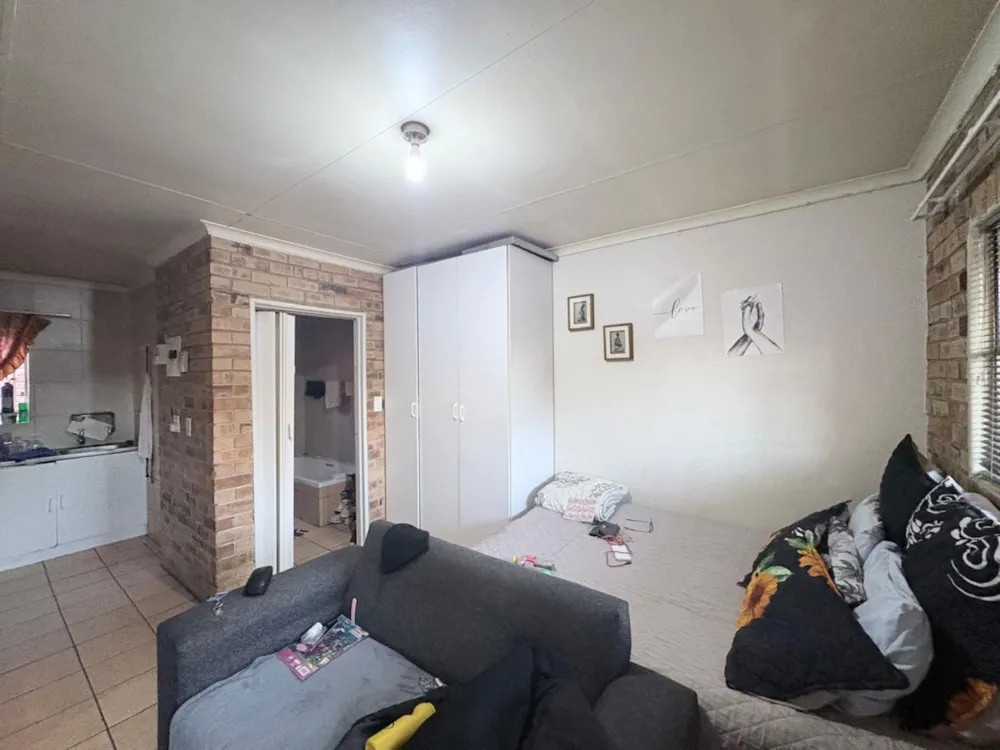 Bachelor apartment for sale in Die Bult, Potchefstroom - 1PCH1738757