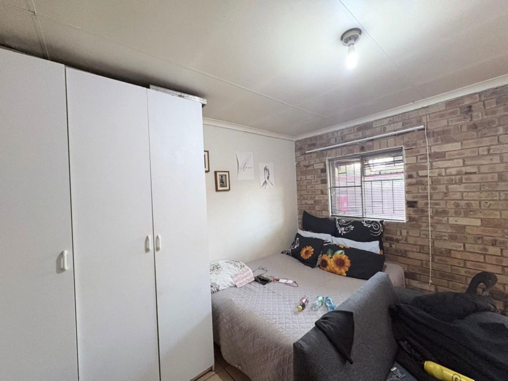 Bachelor apartment for sale in Potchefstroom - 1PCH1738757 Bachelor apartment for sale in Potchefstroom - 1PCH1738757