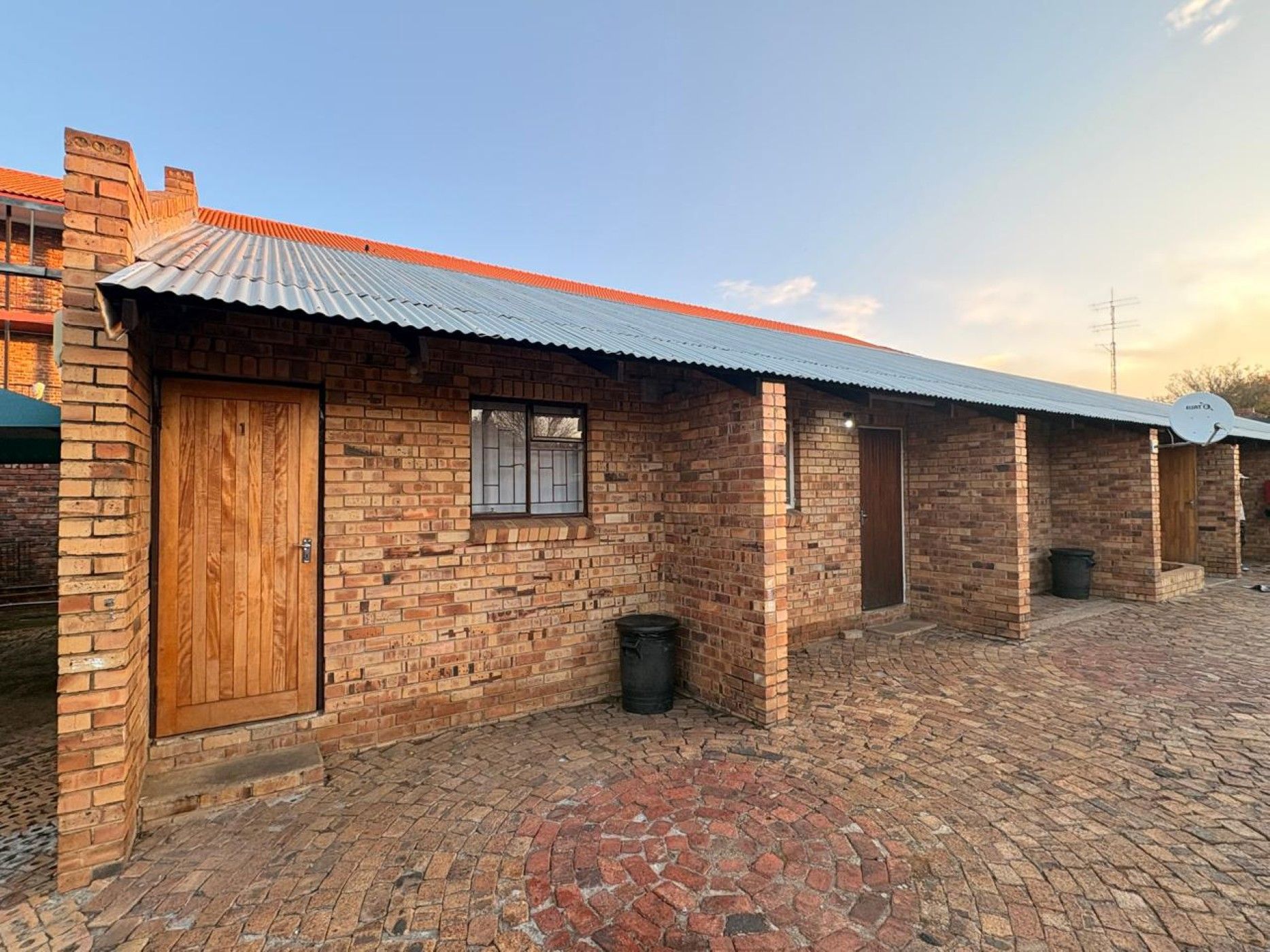 Bachelor apartment for sale in Potchefstroom - 1PCH1738757
