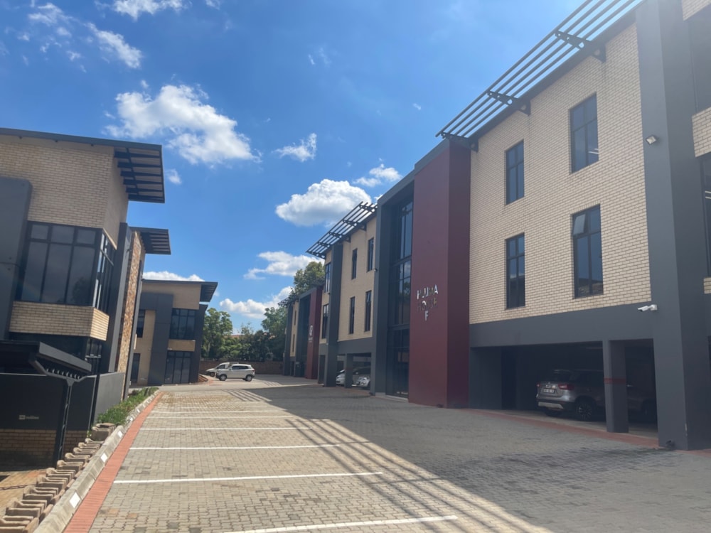 Commercial office for sale in Die Hoewes - PT1738801