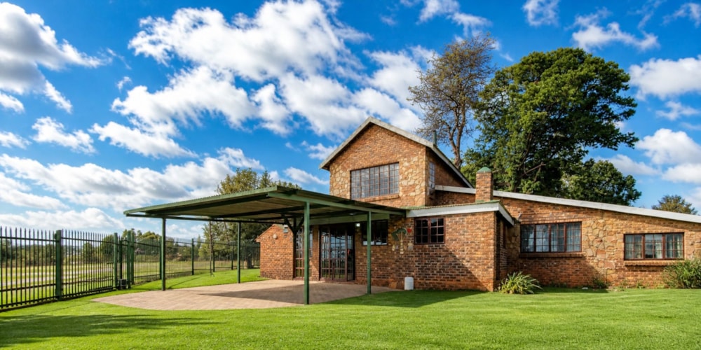 House for sale in Dullstroom - 1DS1738802 House for sale in Dullstroom - 1DS1738802