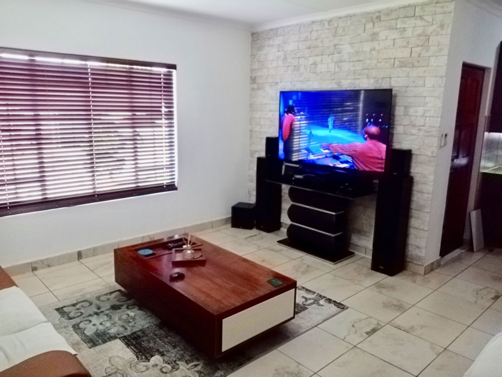 Security complex home let in Waterval East - 1RU1738893