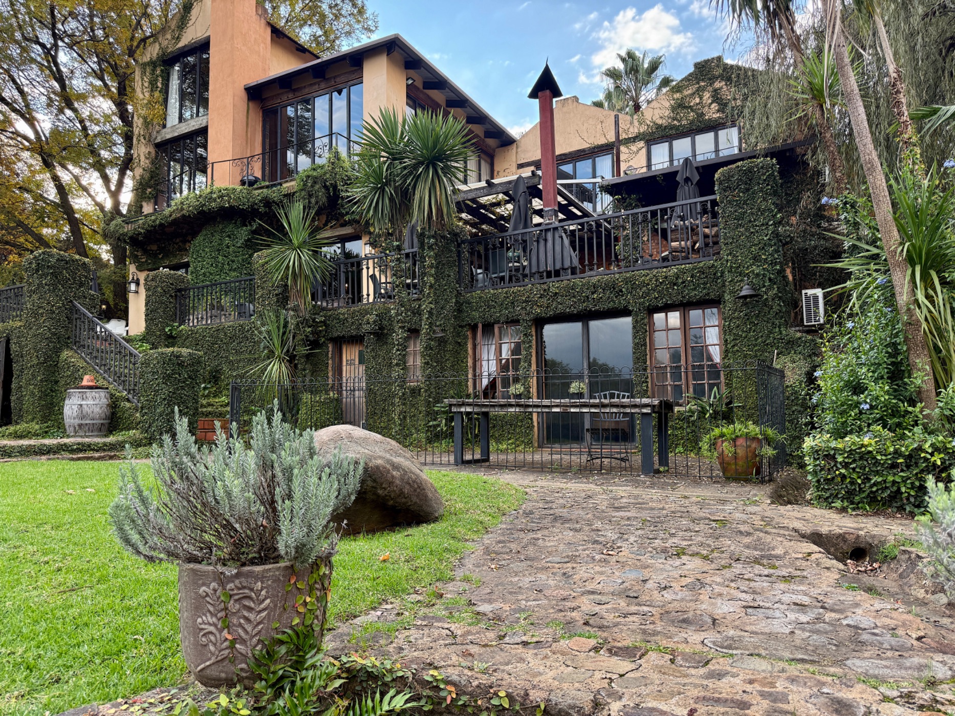 Mixed use farm for sale in Magaliesburg - 1RU1740110