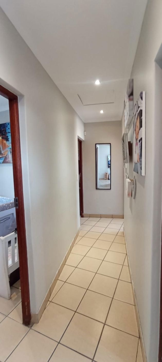 Townhouse to rent in Glen Marais - ENL1738974