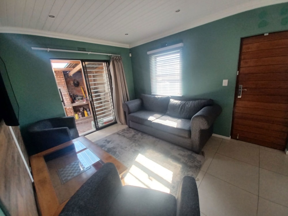 House for sale in Rocklands, Mitchells Plain - 1MN1739052