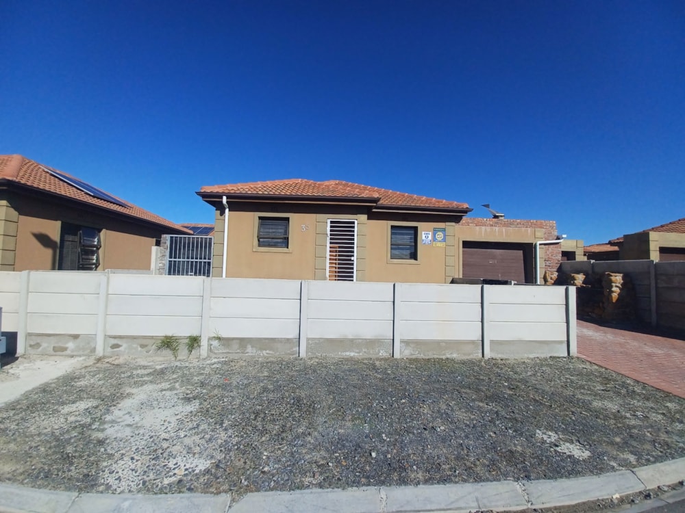 House for sale in Rocklands, Mitchells Plain - 1MN1739052