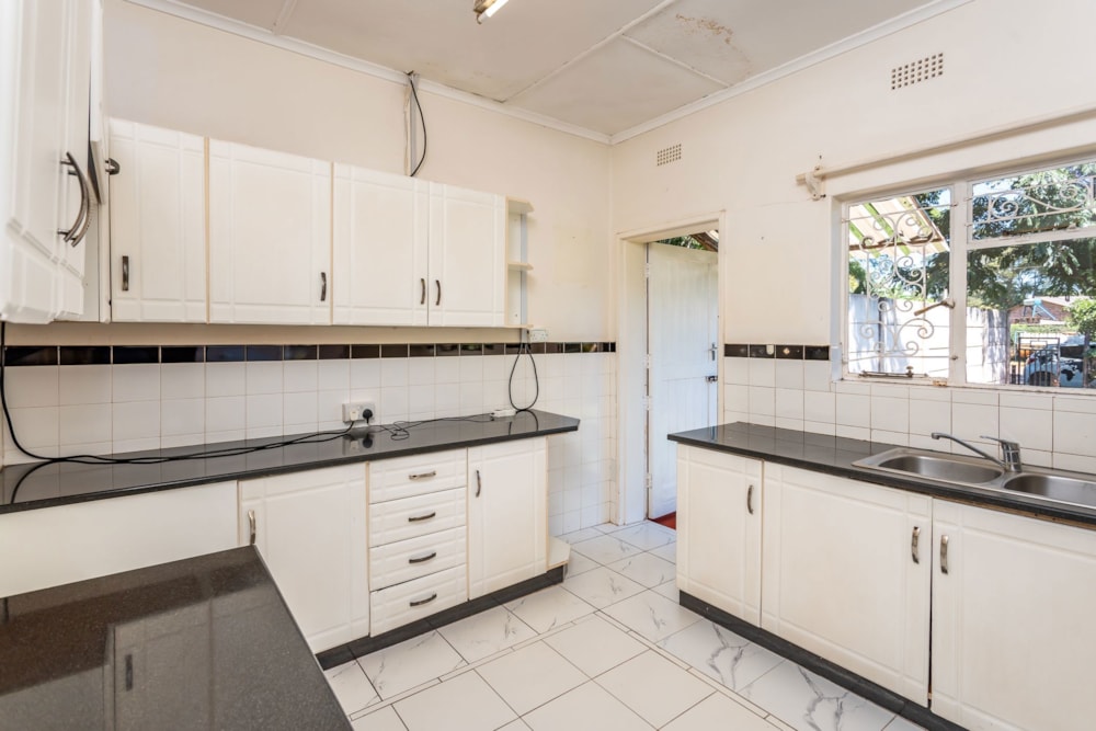 Apartment to rent in Highlands, Zimbabwe - 3ZB1738933