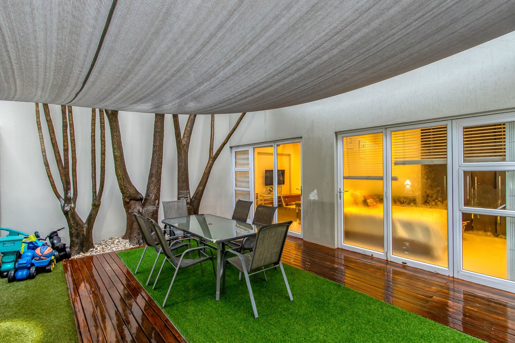 Apartment for sale in Oaklands, Johannesburg - HP1739345
