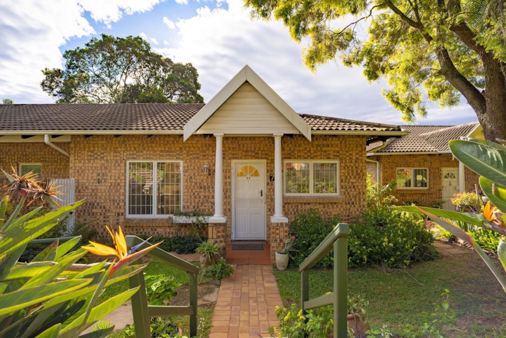 Garden retirement home for sale in Kloof - 1KF1738989 Garden retirement home for sale in Kloof - 1KF1738989