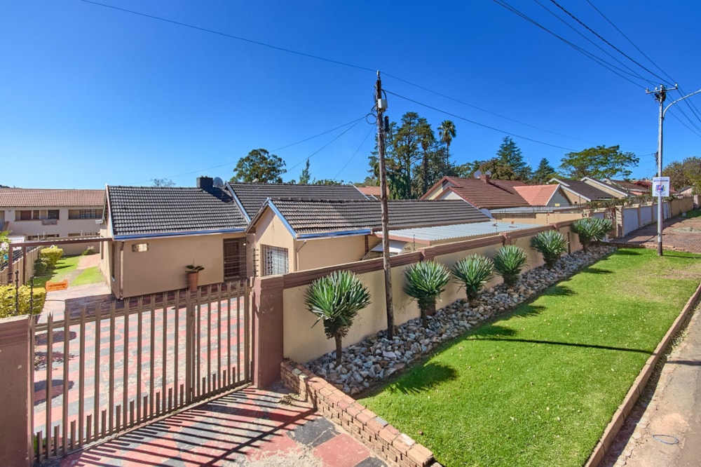 House for sale in Roodepoort West - RAN1739434 House for sale in Roodepoort West - RAN1739434