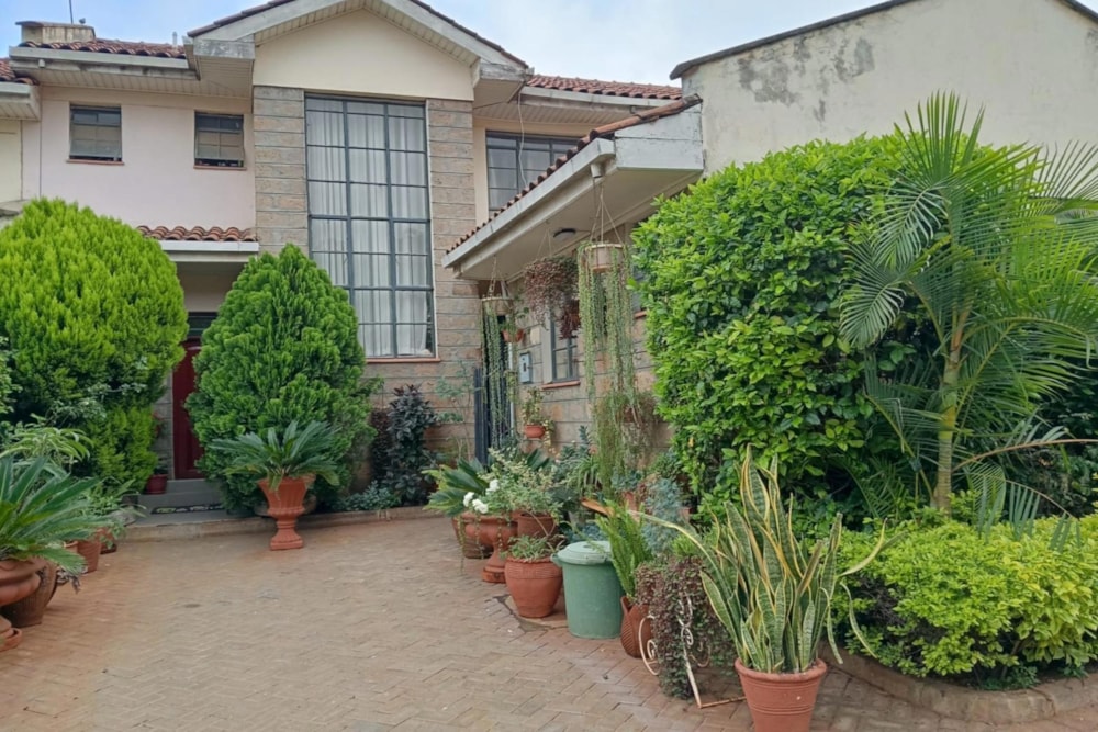 House for sale in Athi River, Kenya - 3KE1739056