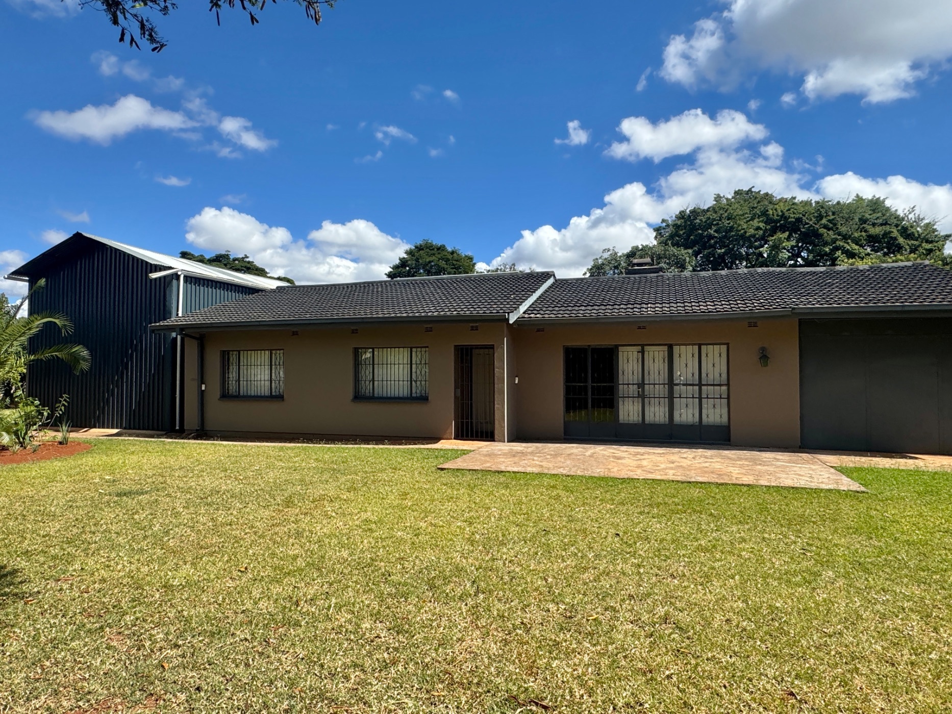 Commercial office to rent in Highlands, Zimbabwe - 3ZB1739129
