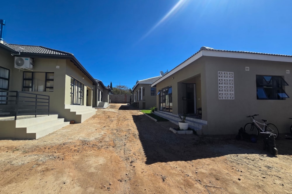 Townhouse for sale in Burnside, Bulawayo, Zimbabwe - 3ZB1739161