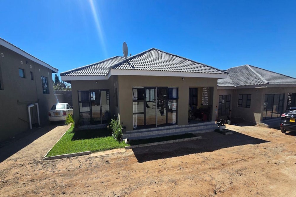 Townhouse for sale in Burnside, Bulawayo, Zimbabwe - 3ZB1739161