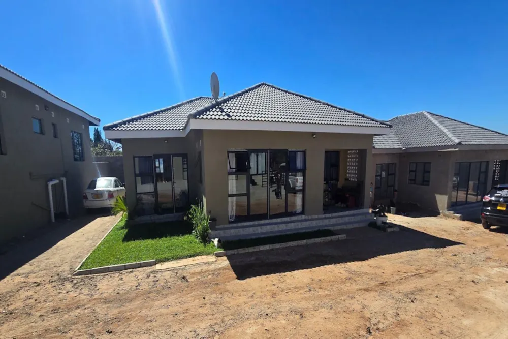 Townhouse for sale in Burnside, Bulawayo, Zimbabwe - 3ZB1739161 Townhouse for sale in Burnside, Bulawayo, Zimbabwe - 3ZB1739161