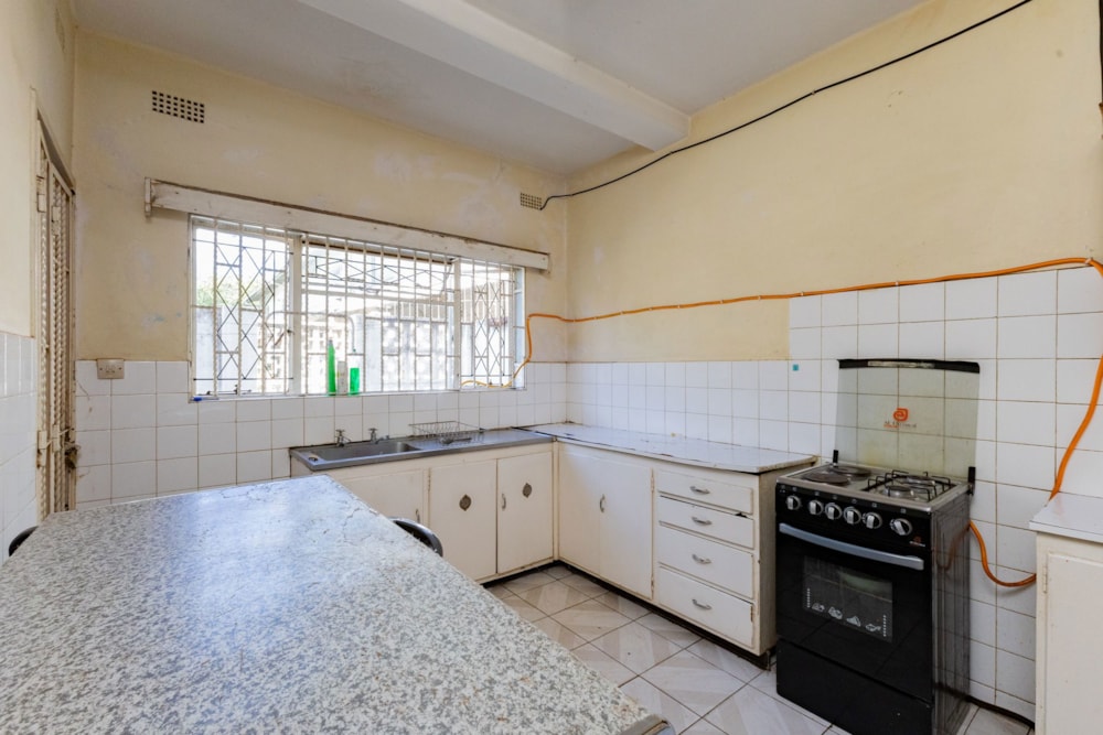 Double-storey apartment for sale in Avenues, Zimbabwe - 3ZB1739276