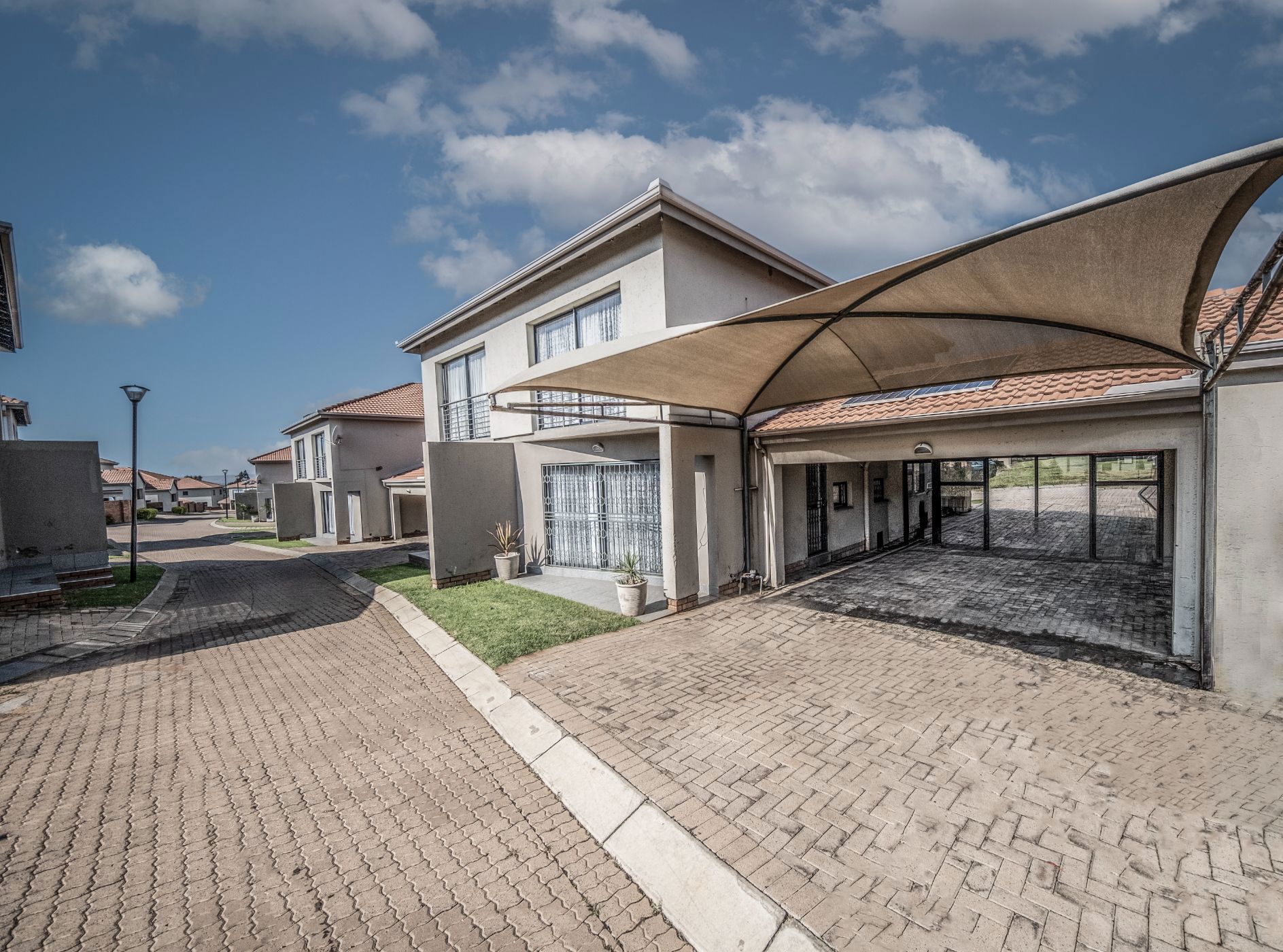 Townhouse for sale in Jackaroo Park - 1WD1739279