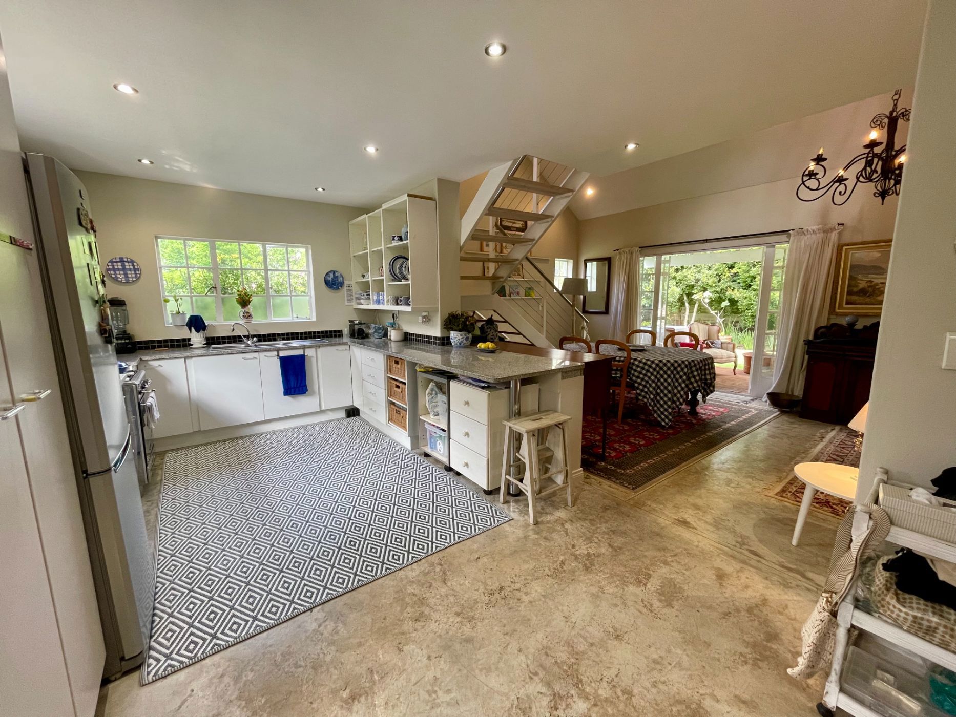 Garden cottage to rent in Linden - JBL1739282