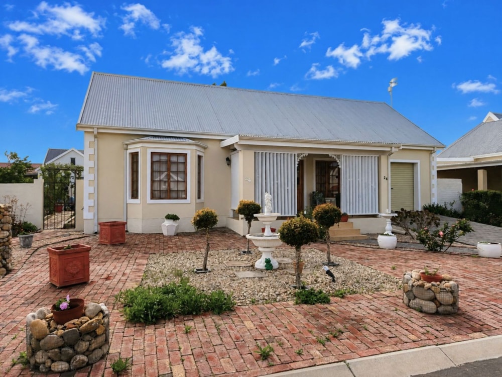 Townhouse for sale in Wesbank, Oudtshoorn - 1OU1739366