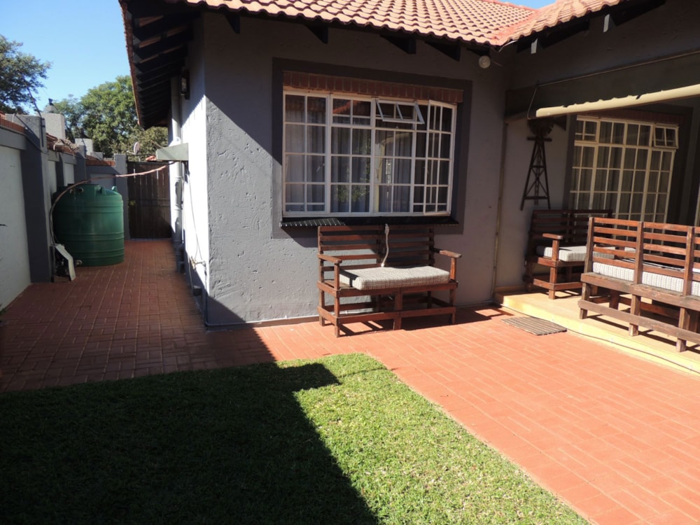 Townhouse for sale in Mookgopong (Naboomspruit) - 1MDM1739398