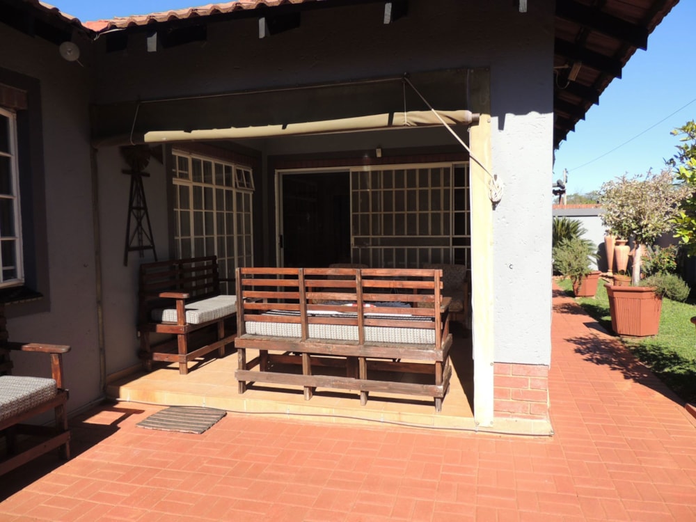 Townhouse for sale in Mookgopong (Naboomspruit) - 1MDM1739398
