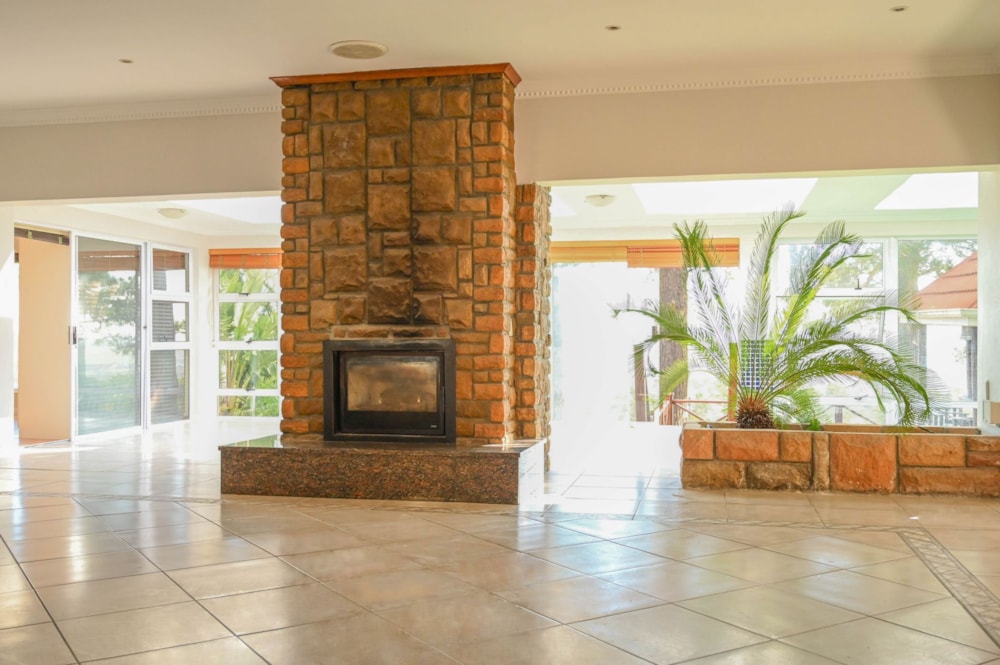 Security estate home for sale in Bel'Aire - SW1739502 Security estate home for sale in Bel'Aire - SW1739502
