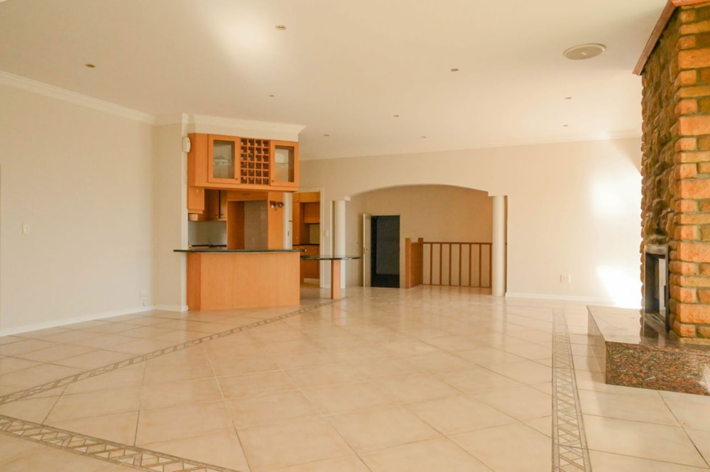 Security estate home for sale in Bel'Aire - SW1739502 Security estate home for sale in Bel'Aire - SW1739502