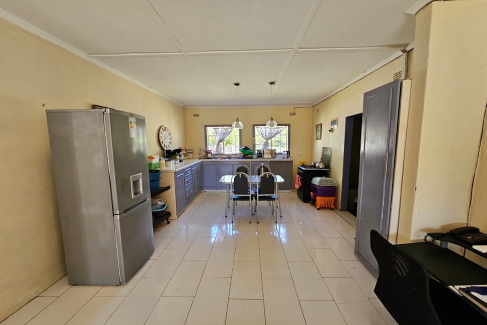 House for sale in Burnside, Bulawayo, Zimbabwe - 3ZB1739500 House for sale in Burnside, Bulawayo, Zimbabwe - 3ZB1739500