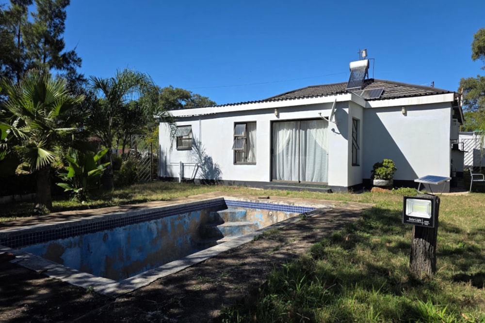 House for sale in Burnside, Bulawayo, Zimbabwe - 3ZB1739500 House for sale in Burnside, Bulawayo, Zimbabwe - 3ZB1739500
