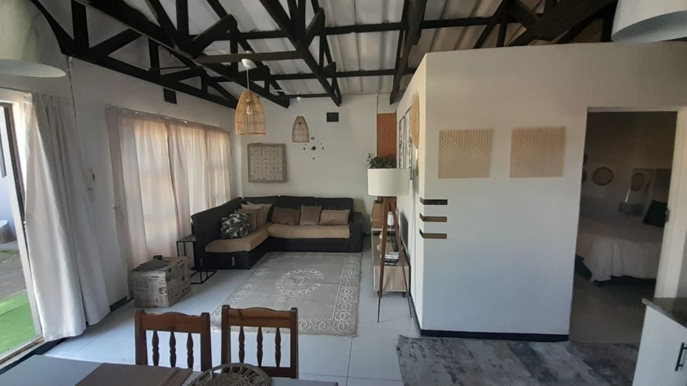 Bachelor apartment to rent in Pumula - 1PSH1739748