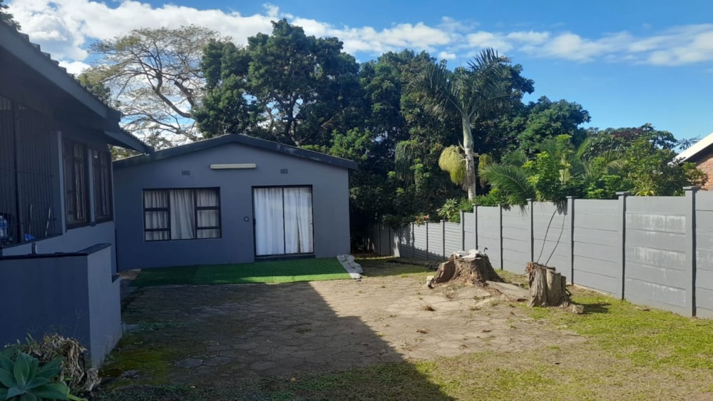 Bachelor apartment to rent in Pumula - 1PSH1739748